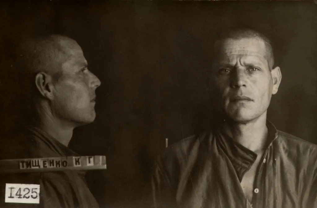 Козьма Григорьевич Тищенко Родился в 1897 г. Место рождения: Брянская обл., Новозыбковский р-н, с. Малые Щербиничи. Козьма Григорьевич Тищенко Родился в 1897 г. Место рождения: Брянская обл., Новозыбковский р-н, с. Малые Щербиничи.