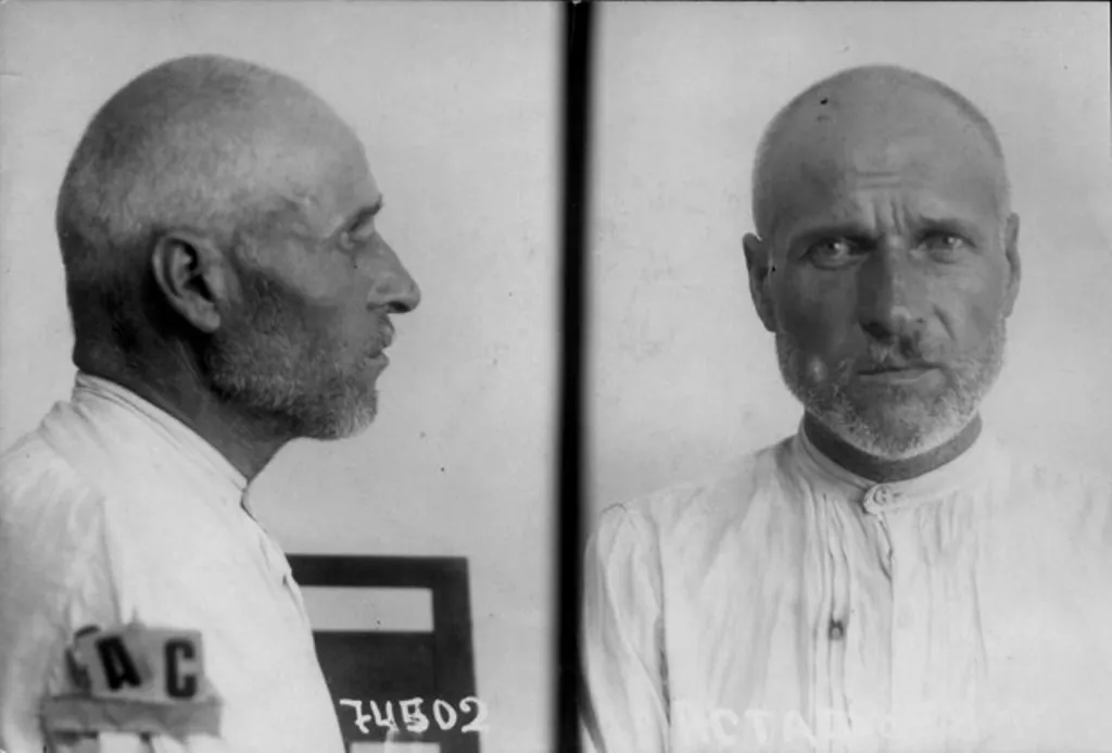 Михаил Гаврилович Астафьев Родился в 1882 г. Место рождения: Татарская АССР, Чистопольский р-н, с. Старое Иванаево. Русский. Род деятельности к моменту ареста - "Артамоновский трамвайный парк: вагоновожатый". Михаил Гаврилович Астафьев Родился в 1882 г. Место рождения: Татарская АССР, Чистопольский р-н, с. Старое Иванаево. Русский. Род деятельности к моменту ареста - "Артамоновский трамвайный парк: вагоновожатый".