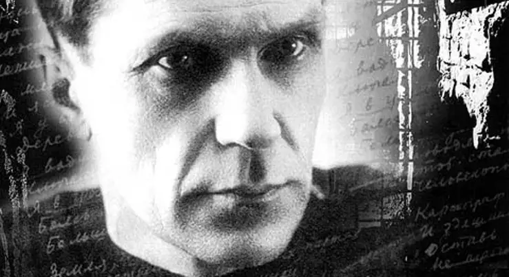 А теперь скажите, что он умер не в заключении