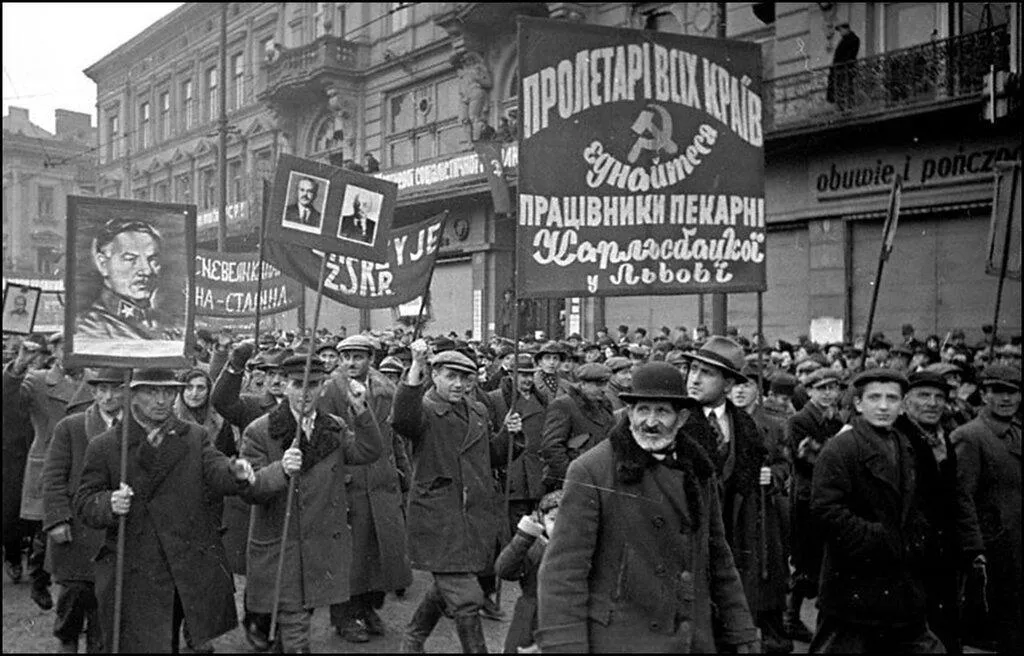 Демонстрация в Львове 7 ноября 1939 г.